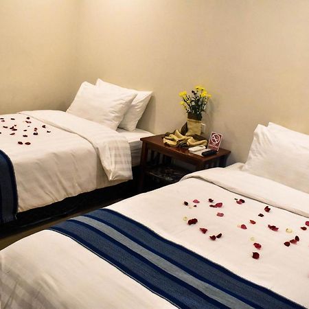 Hotel Lourdes ลาวัก ภายนอก รูปภาพ